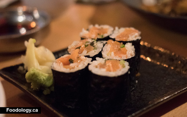 black-rice-salmon-roll