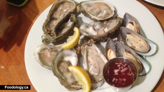 Bacchanal-Buffet-mussel-oyster