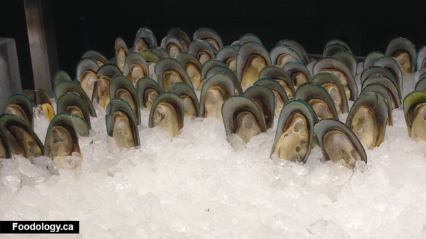 Bacchanal-Buffet-mussels