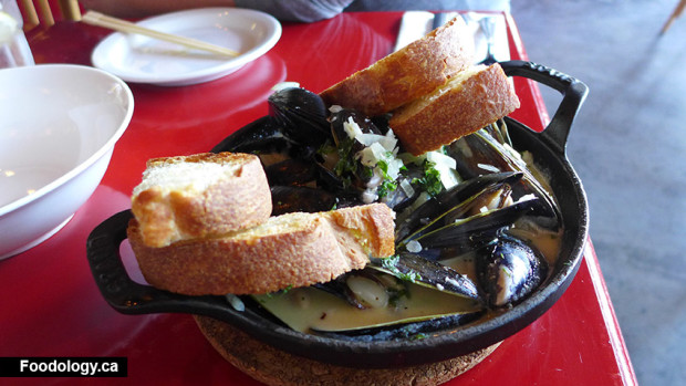linh-cafe-mussels