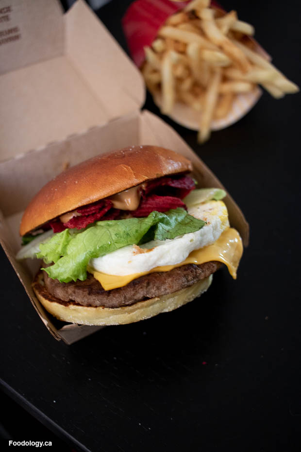 McDonalds Canada: Aussie BBQ & Egg Burger Review | Foodology