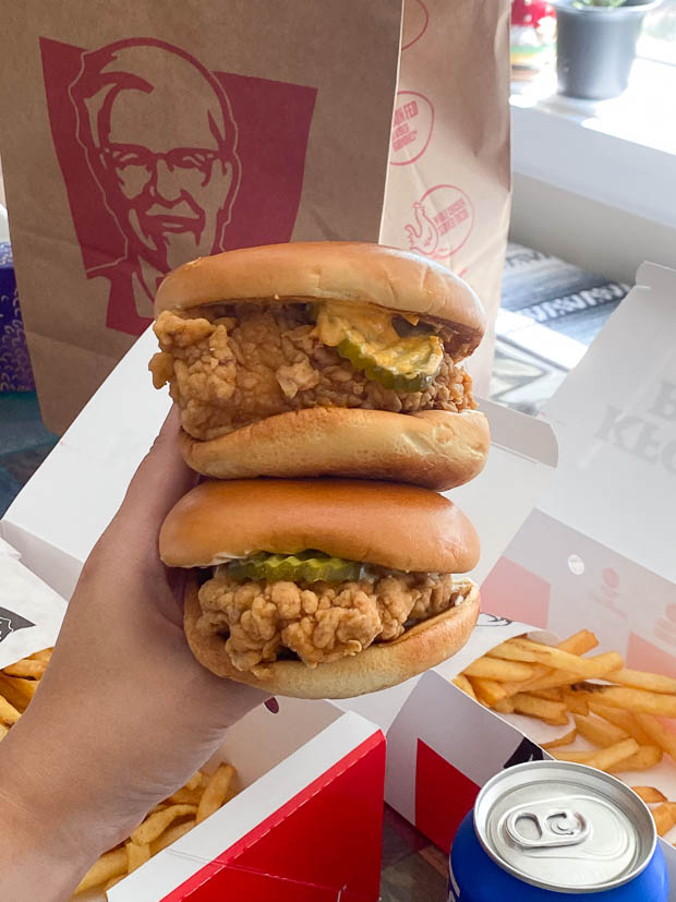 KFC Famous Chicken Chicken Sandwich: Review - Foodology