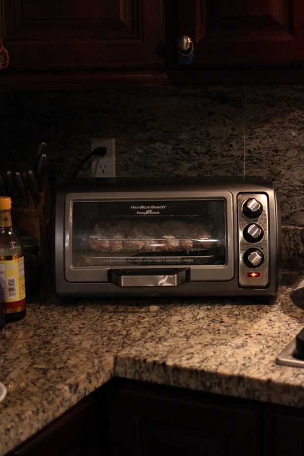 Hamilton Beach Easy Reach Sure-Crisp Air Fry Toaster Oven: Review -  Foodology