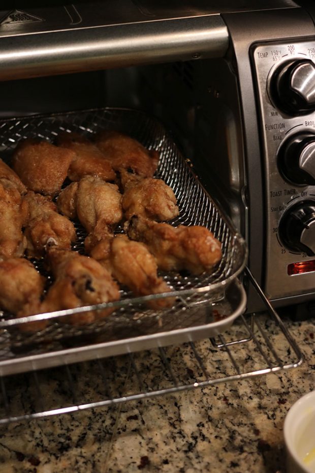 https://foodology.ca/wp-content/uploads/2020/12/air-fry-toaster-wings-620x930.jpg