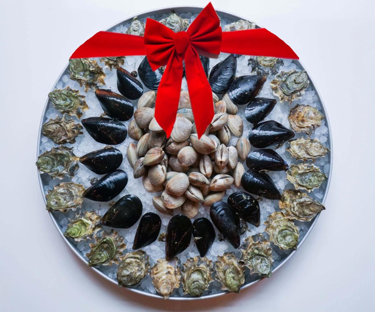 芳尼湾牡蛎吧与贝类市场：2023年假日新鲜捕捞海鲜、套餐等